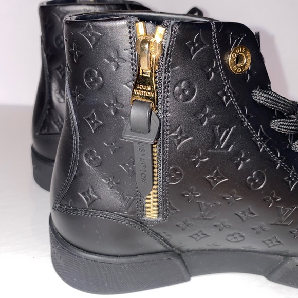 โโSOLDโโ($750) Louis Vuitton empreinte leather sneakers - Picture 6 of 12